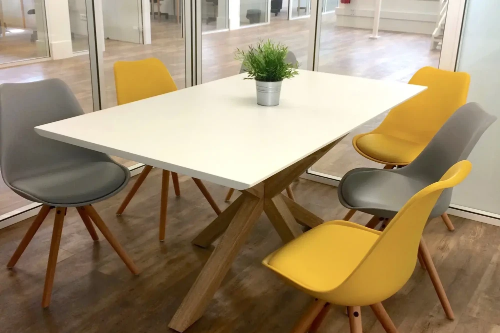 Bureau privé - 75017 - 3 postes - 1100€