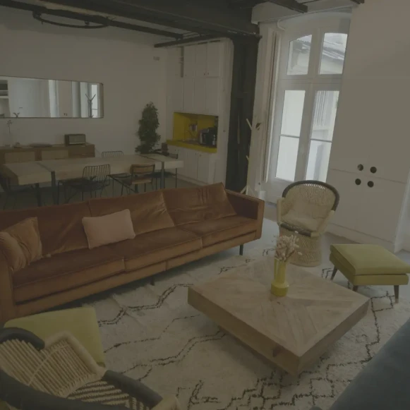 Espace indépendant 40 m² 5 postes Location bureau Rue Saint-Antoine Paris 75004 - photo 1