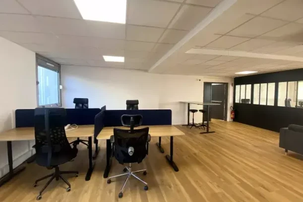 Open Space - 59800 - 6 postes - 250€