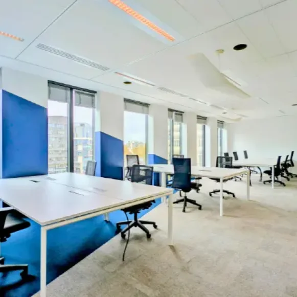 Bureau privé 25 m² 4 postes Coworking Avenue Aristide Briand Arcueil 94110 - photo 1