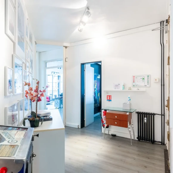 Bureau privé 35 m² 8 postes Location bureau Rue des Jeuneurs Paris 75002 - photo 6