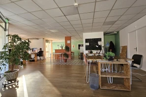 Open Space - 56130 - 10 postes - 250€