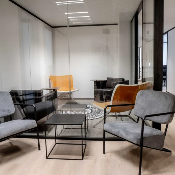 Bureau privé 22 m² 5 postes Coworking Rue de Rouvray Neuilly-sur-Seine 92200 - photo 4