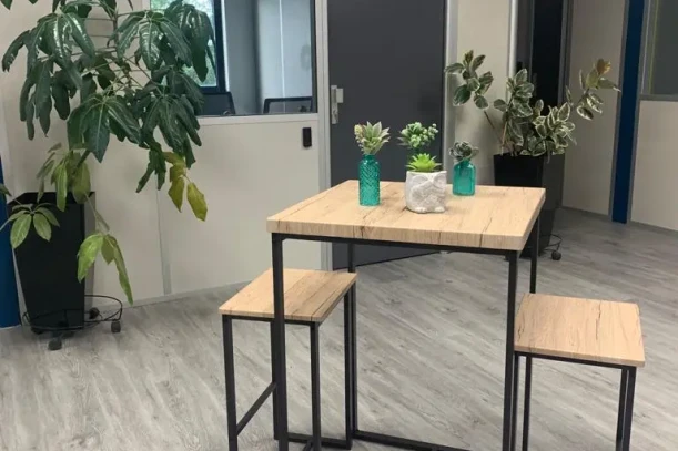 Open Space - 78310 - 1 poste - 175€