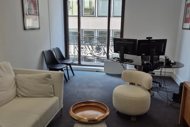 Bureau privé - 75016 - 3 postes - 2500€