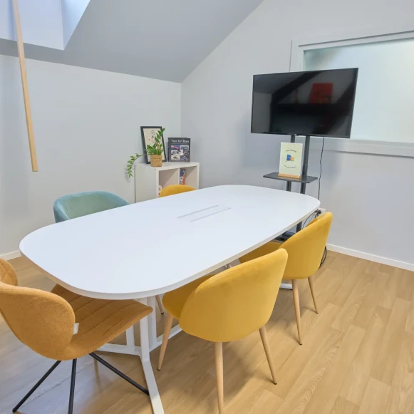 Bureau privé 16 m² 6 postes Coworking Cour des Cigarières Strasbourg 67000 - photo 11