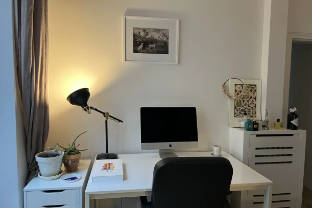 Open Space - 75008 - 1 poste - 400€