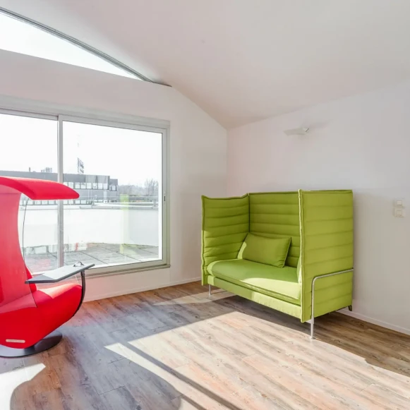 Espace indépendant 125 m² 25 postes Coworking Rue du Pont de l'Arche Saint-Avertin 37550 - photo 4