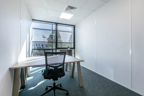 Bureau privé - 67300 - 2 postes - 811€