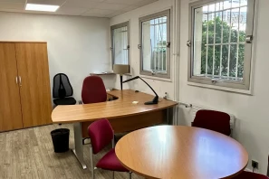 Espace indépendant - 75018 - 30 postes - 4900€