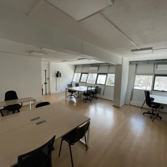 Bureau privé 45 m² 10 postes Location bureau Rue Garibaldi Lyon 69007 - photo 17