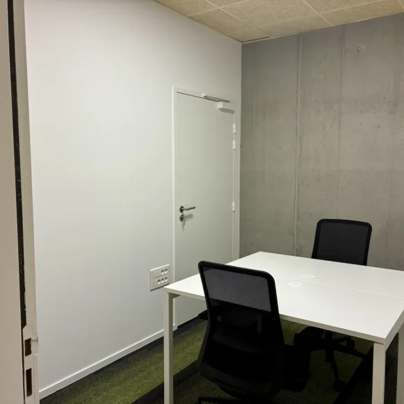 Bureau privé 8 m² 2 postes Coworking Rue Fulton Angers 49000 - photo 2