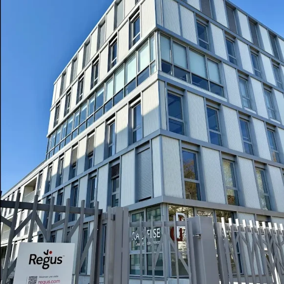 Bureau privé 4 m² 1 poste Location bureau Avenue Rockefeller Lyon 69008 - photo 4