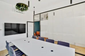 Espace indépendant - 75008 - 10 postes - 8500€