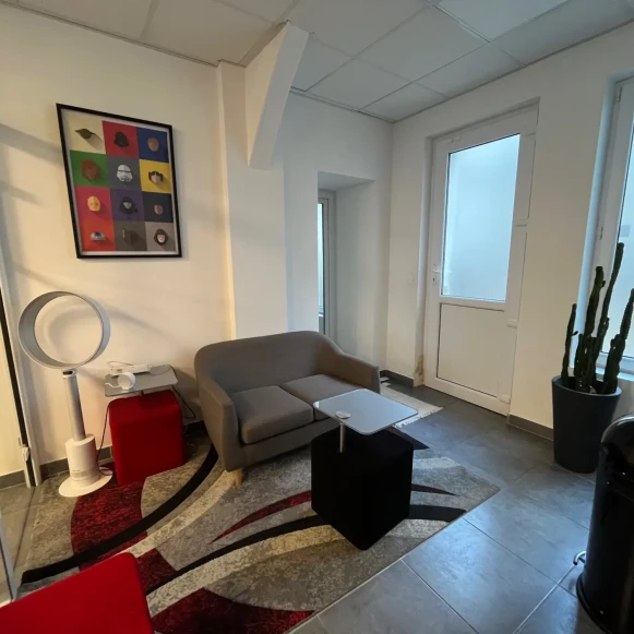 Bureau privé 10 m² 2 postes Location bureau Rue Meslay Paris 75003 - photo 4