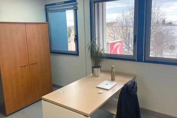 Bureau privé - 30133 - 2 postes - 350€