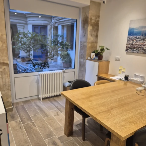 Bureau privé 14 m² 3 postes Location bureau Rue de Montholon Paris 75009 - photo 7