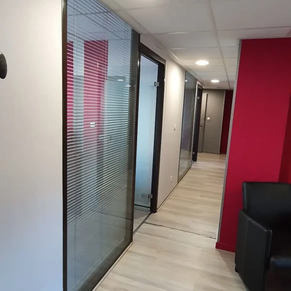 Bureau privé 15 m² 2 postes Location bureau Rue Rachais Lyon 69007 - photo 2