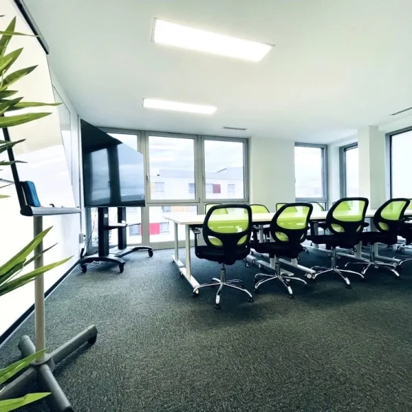 Bureau privé 12 m² 2 postes Coworking Avenue du Neuhof Strasbourg 67100 - photo 3