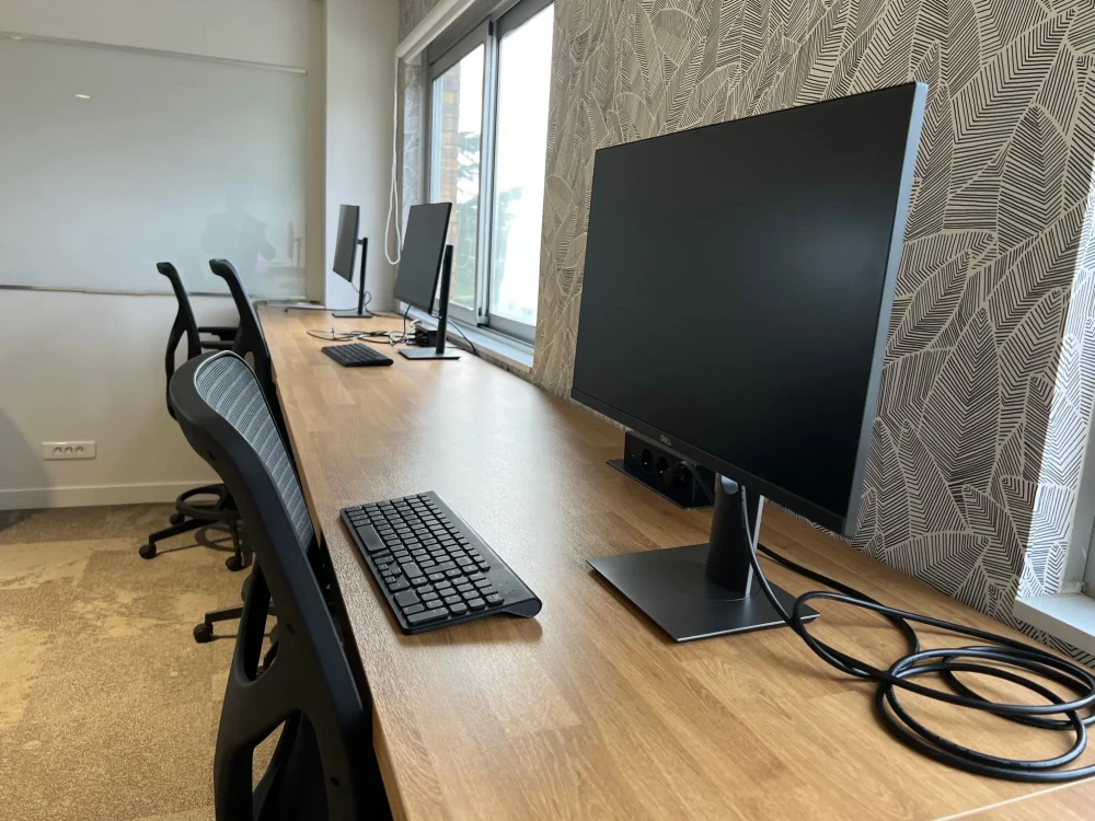 Bureau privé - 91140 - 20 postes - 3000€