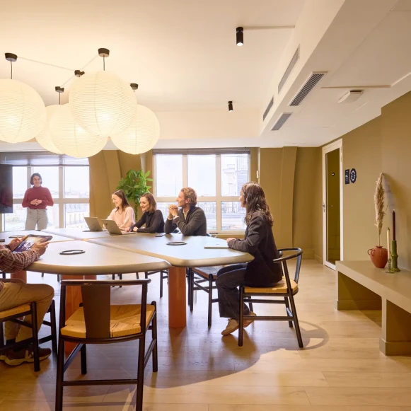 Open Space  4 postes Coworking Place de la Bourse Paris 75002 - photo 4