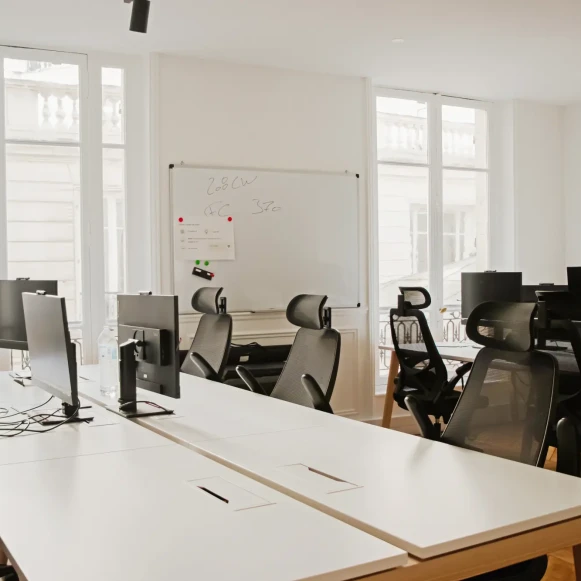 Espace indépendant 147 m² 24 postes Location bureau Rue de Châteaudun Paris 75009 - photo 3