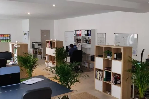 Open Space - 45000 - 1 poste - 200€