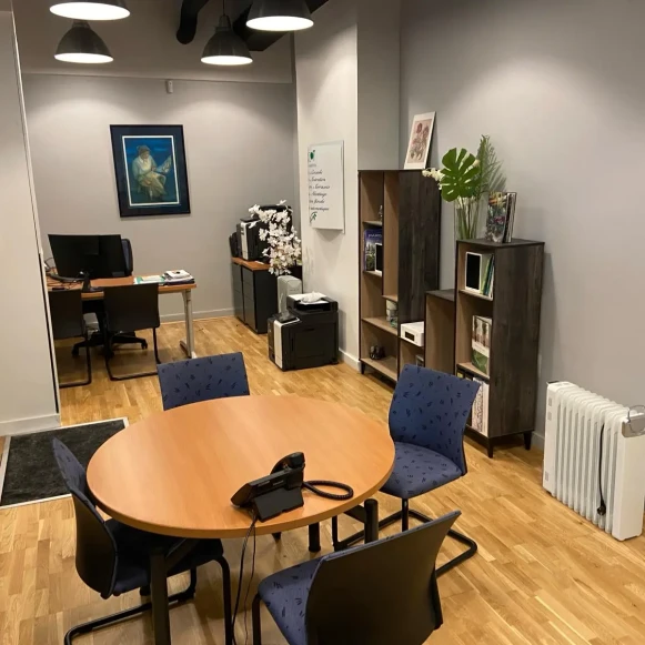 Espace indépendant 27 m² 6 postes Location bureau Rue Amelot Paris 75011 - photo 2