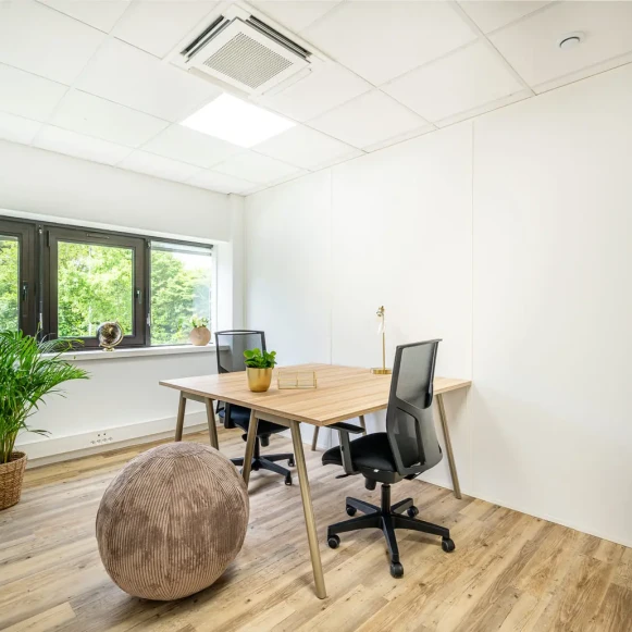 Bureau privé 11 m² 2 postes Coworking Boulevard Albert Einstein Nantes 44300 - photo 1