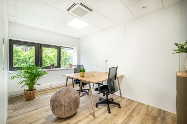 Bureau privé - 44300 - 2 postes - 701€