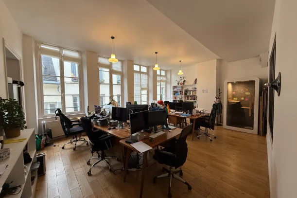 Bureau privé - 75003 - 10 postes - 5500€