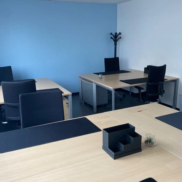 Bureau privé 26 m² 8 postes Coworking Rue Desseaux Rouen 76100 - photo 1