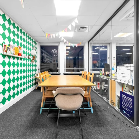 Bureau privé 100 m² 15 postes Location bureau Avenue Charles de Gaulle Neuilly-sur-Seine 92200 - photo 4