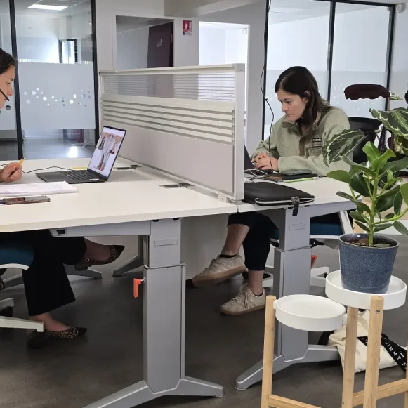 Bureau privé 20 m² 4 postes Coworking Rue des Arts et Métiers Grenoble 38000 - photo 4