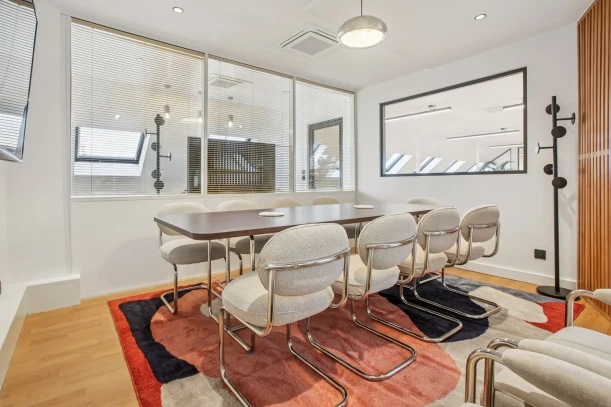 Espace indépendant - 75003 - 30 postes - 15000€