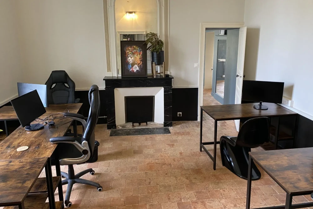 Bureau privé - 44860 - 8 postes - 1190€