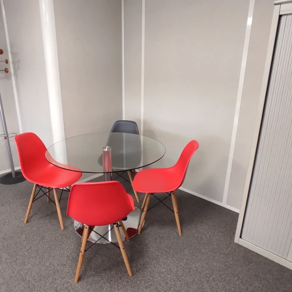 Bureau privé 21 m² 3 postes Location bureau Chemin de la Crabe Toulouse 31300 - photo 2