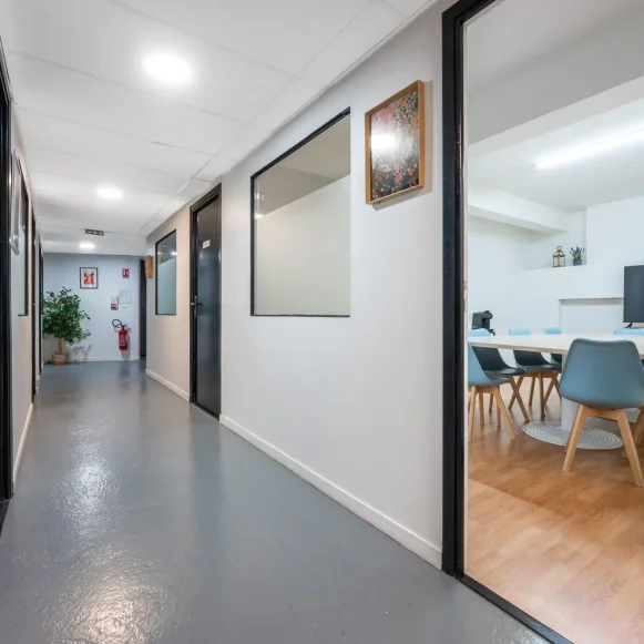 Bureau privé 15 m² 3 postes Coworking Avenue du Général Michel Bizot Paris 75012 - photo 8