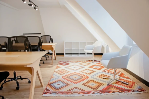 Espace indépendant - 75003 - 16 postes - 8000€