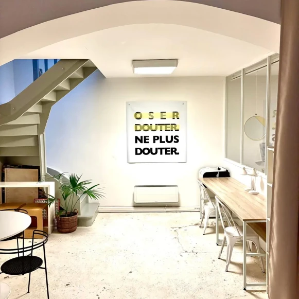 Espace indépendant 50 m² 7 postes Location bureau Rue Lamartine Paris 75009 - photo 10