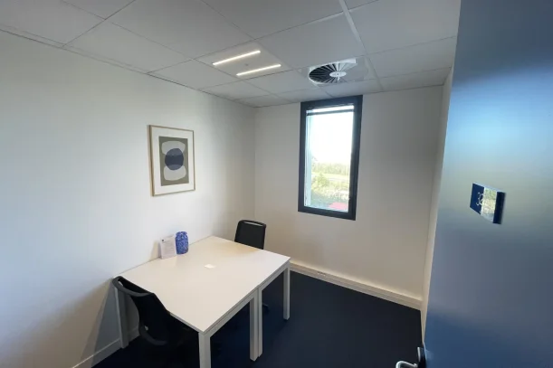 Bureau privé - 44400 - 2 postes - 605€