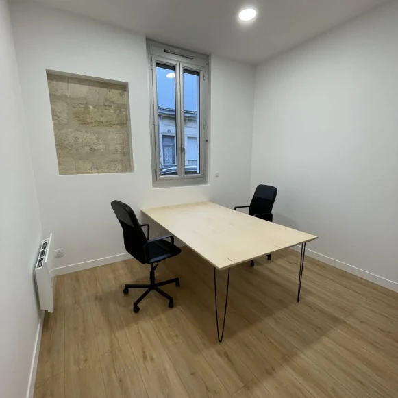 Bureau privé 13 m² 2 postes Location bureau Rue de Lacanau Bordeaux 33000 - photo 2