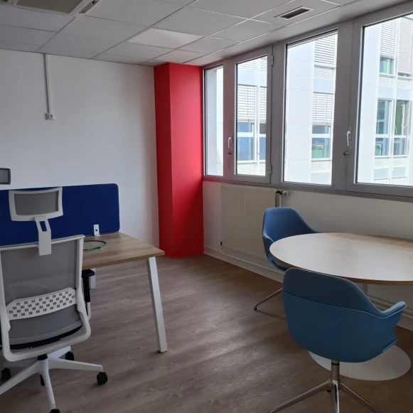 Bureau privé 18 m² 4 postes Coworking Rue Albert Dennery Tours 37000 - photo 19