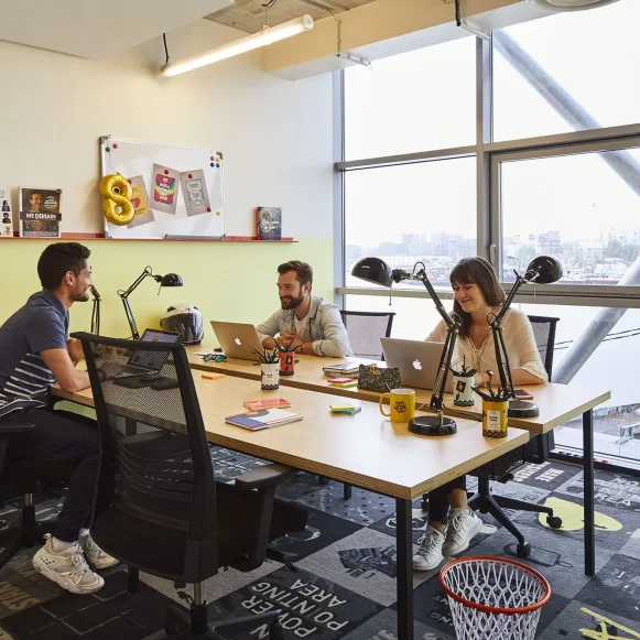 Espace indépendant 64 m² 14 postes Location bureau Quai Lawton Bordeaux 33300 - photo 1