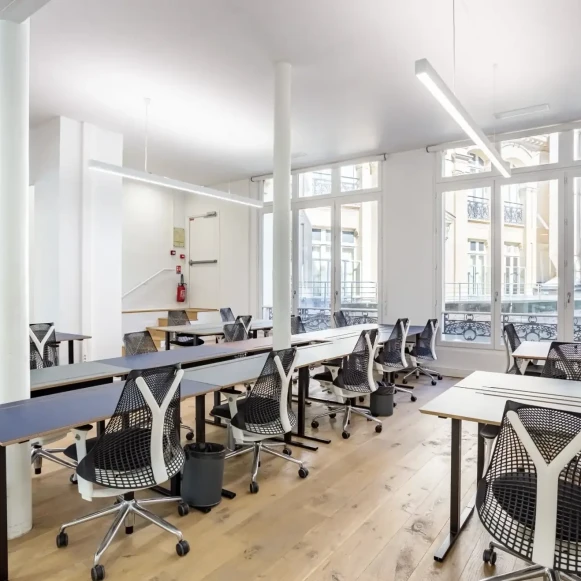 Bureau privé 19 m² 7 postes Location bureau Avenue de la République Paris 75011 - photo 4