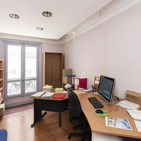 Espace indépendant 14 m² 2 postes Location bureau Rue du Four Paris 75006 - photo 4