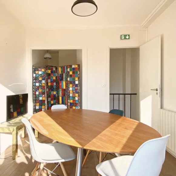 Bureau privé 12 m² 3 postes Coworking Rue Saint-Martin Paris 75004 - photo 6