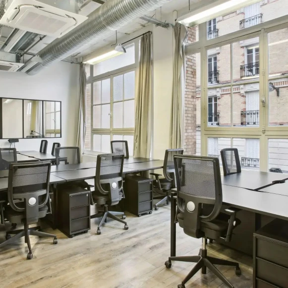 Bureau privé 40 m² 12 postes Location bureau Rue la Vacquerie Paris 75011 - photo 1
