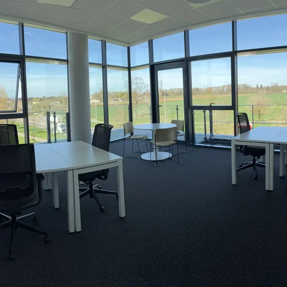 Bureau privé 27 m² 9 postes Location bureau Avenue François Pignier Bourg-en-Bresse 01000 - photo 2