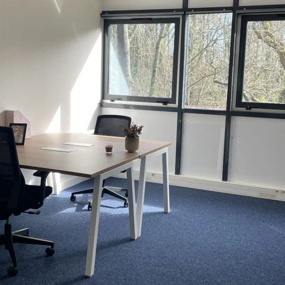 Bureau privé 14 m² 2 postes Coworking Avenue des Amethystes Nantes 44300 - photo 1